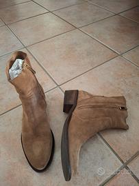 Stivaletti donna scamosciati nuovi n. 38