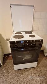 Cucina elettrica Ariston 4 piastre radianti+forno