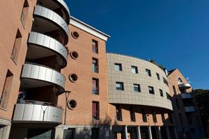 Appartamento tricamere con cantina e autorimesse