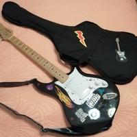 Kit chitarra e amplificatore Behringer