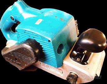 levigatrice a nastro makita