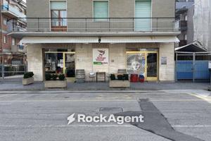 Attività / Licenza di 175 m² con 1 locale a Alba A
