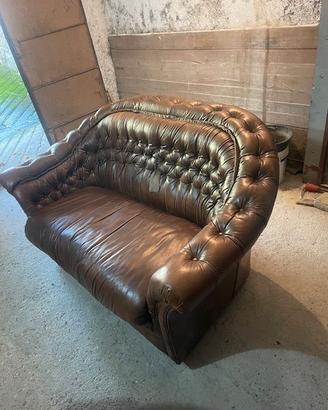 divano chester curvo vintage