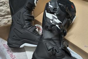 Stivali enduro touring Eleveit