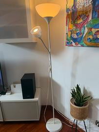 Lampada da terra bianca
