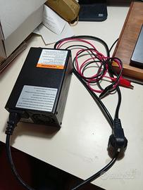 alimentatore da banco regolabile