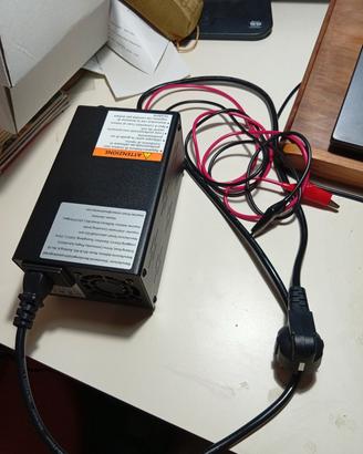 alimentatore da banco regolabile