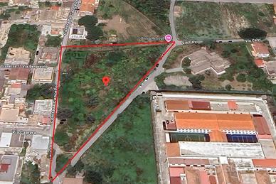 Terreno edificabile di 5900 mq a Locri