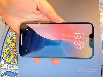 iPhone 13 con scatola e caricatore originale
