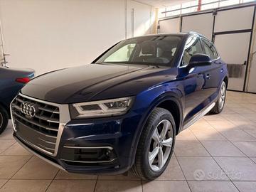 AUDI Q5 40 TDI quattro S tronic Business Design