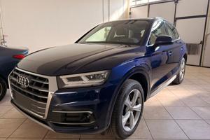 AUDI Q5 40 TDI quattro S tronic Business Design