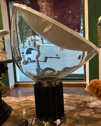 Lampada da tavolo modello Taccia Flos grande