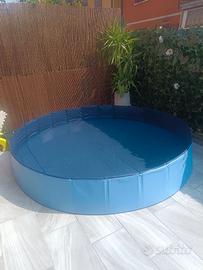 Piscina r
