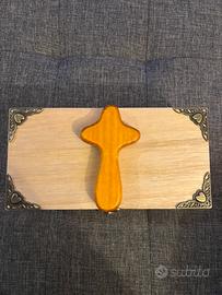 Scatola in legno per oggetti religiosi e di culto