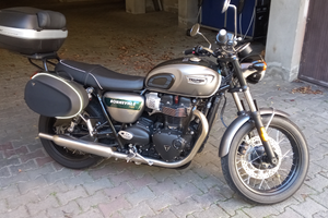 Triumph Bonneville t100 GoldLine