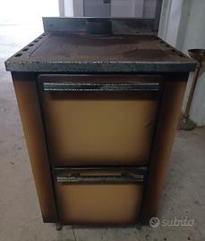 Cucina economica a legna con forno