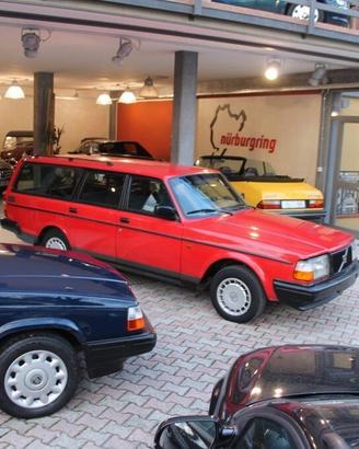 VOLVO 240 2.0 cat Station Wagon Polar