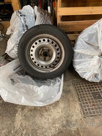 Gomme Hankook invernali piu cerchi ferro
