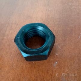 Dado con testa esagonale M24