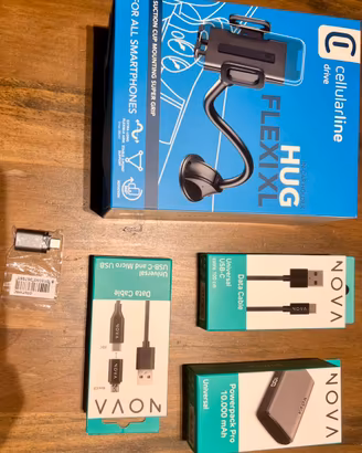 Lotto accessori smartphone e auto