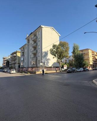 3 LOCALI A AVERSA