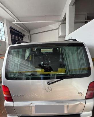 Mercedes con pedana
