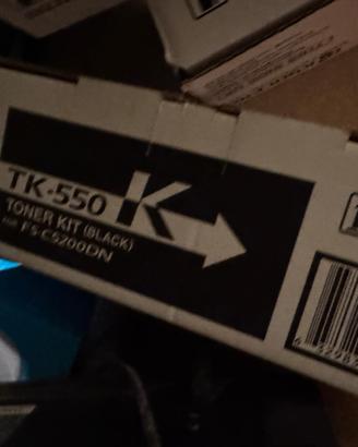 Lotto 4 Toner Originali Kyocera TK-550 (2 Neri, 1