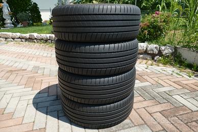 gomme estive Bridgestone 215\55\16