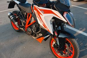KTM Super Duke 1290 GT
