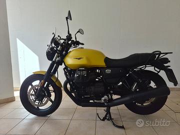 Moto Guzzi V7 850 Stone 2023
