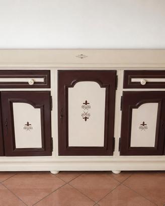 Credenzone vintage shabby chic decorato a mano