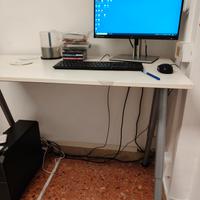 scrivania ufficio IKEA 