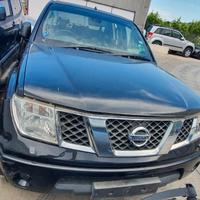 Nissan Navara D40 double cab 2.5 dci per ricambi (
