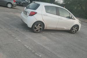 Toyota yaris hybrid benz + GPL