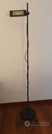 Lampada dimmerabile con base.