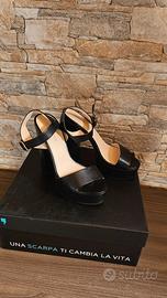 Sandalo Primadonna nero tacco alto largo, vera pel
