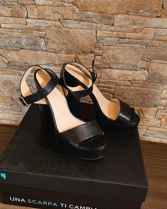 Sandalo Primadonna nero tacco alto largo, vera pel