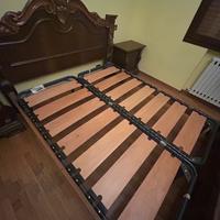 Letto matrimoniale in legno classico con comodini