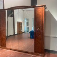 Armadio in legno con specchi a 6 ante