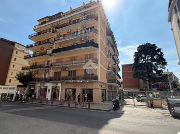 MONOLOCALE A NAPOLI