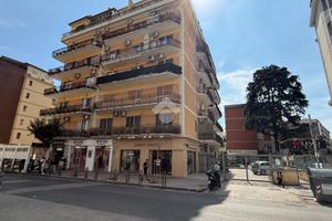 MONOLOCALE A NAPOLI