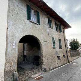 Casa indipendente di 185 m² con 4 locali a Uggiate