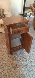 mobiletto in legno-comodino vintage stile classico