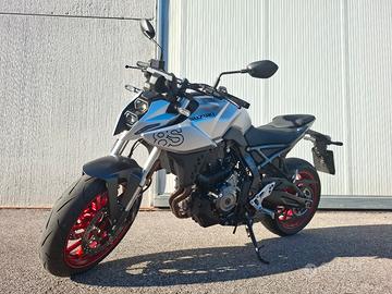 SUZUKI GSX 8S