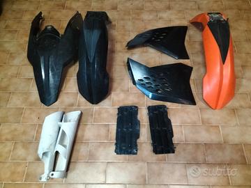 Plastiche nere KTM 2008-2011