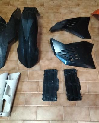 Plastiche nere KTM 2008-2011