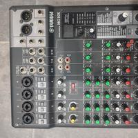 mixer Yamaha mg10x 