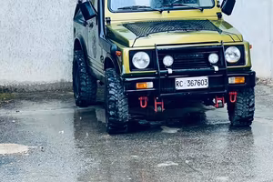 Suzuki samurai sj413