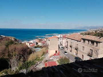 Ampia mansarda di 65 mq fronte mare