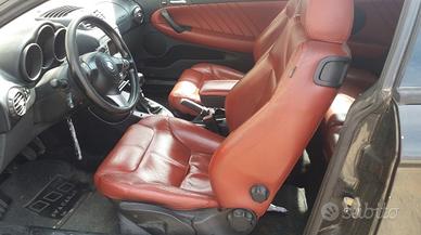 interni pelle rossa alfa romeo GT 2006